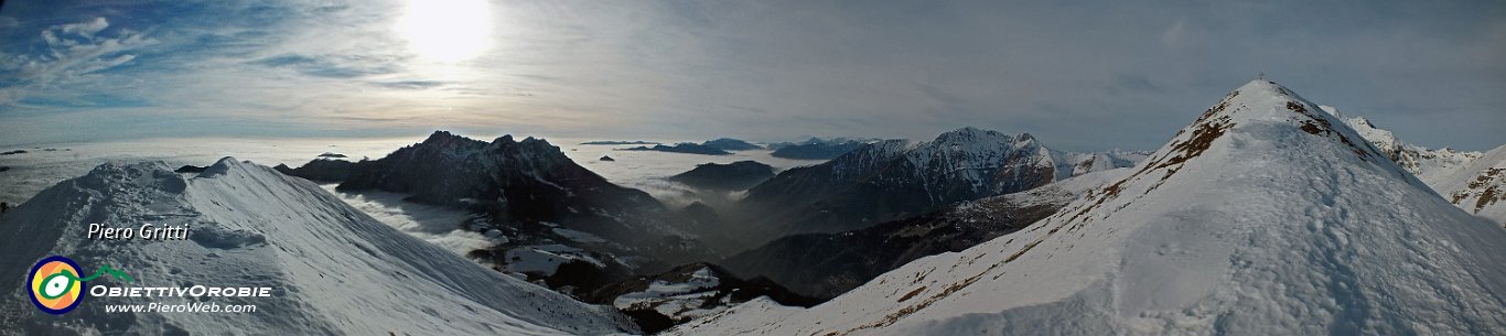 56 La cresta del Grem con vista in Val Serina.jpg